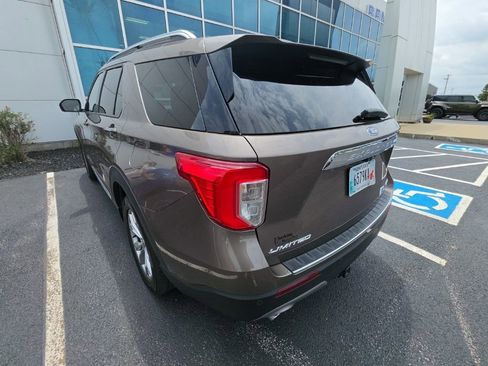 Used 2021 Ford Explorer Limited w/ Equipment Group 301A AWD/4WD image 3