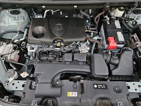 Used 2022 Toyota RAV4 XLE Premium image 22