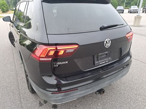 Used 2019 Volkswagen Tiguan SE FWD image 32