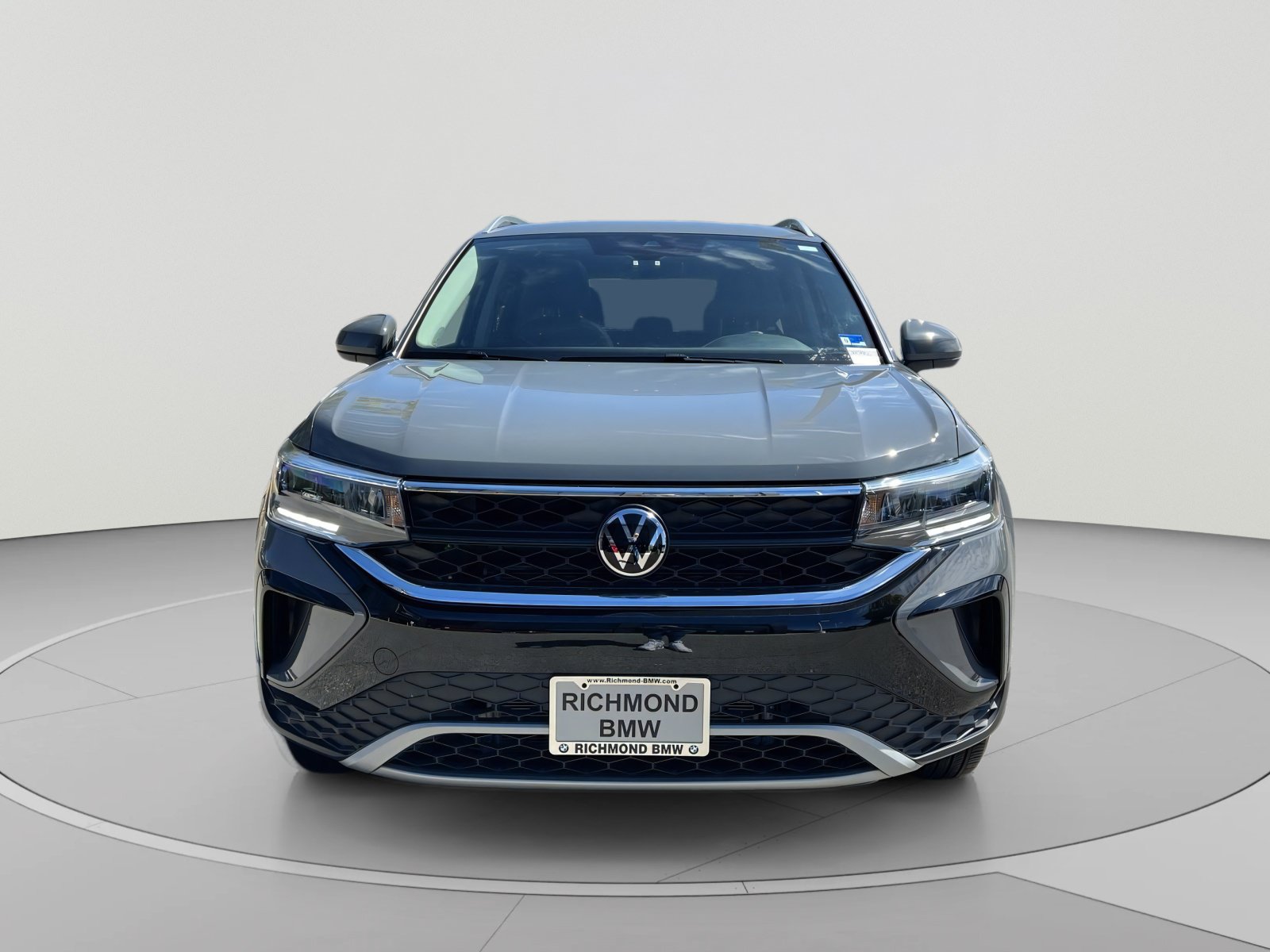 Used 2024 Volkswagen Taos SE AWD/4WD image 8