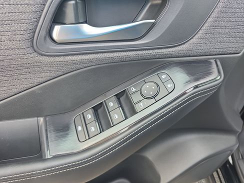 Used 2023 Nissan Rogue SV AWD/4WD image 26