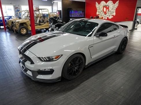 Used 2016 Ford Mustang Shelby GT350 w/ Technology Package RWD image 2