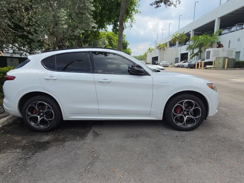 Used 2023 Alfa Romeo Stelvio Veloce AWD/4WD image 3