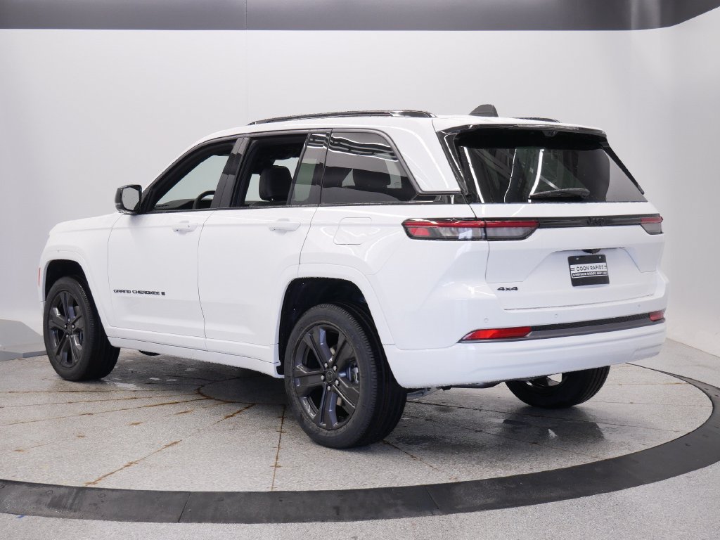 New 2027 Jeep Grand Cherokee Limited AWD/4WD image 3