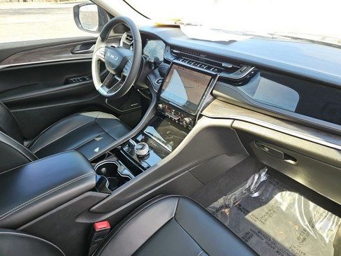 Used 2023 Jeep Grand Cherokee 4WD 4xe image 14