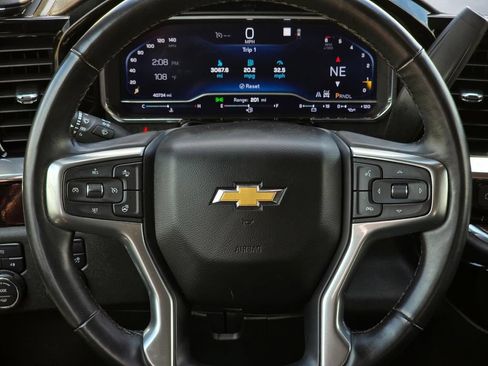 Used 2023 Chevrolet Silverado 1500 LT AWD/4WD image 17