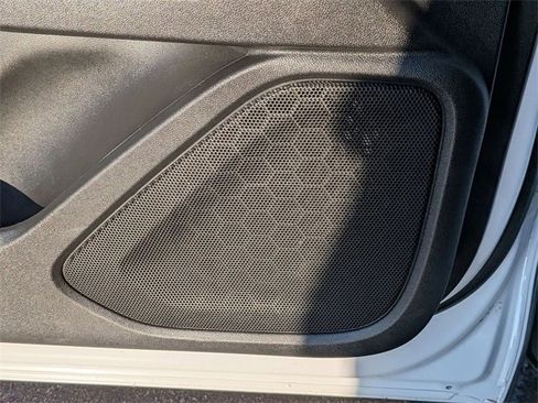 Used 2022 GMC Terrain SLT image 16