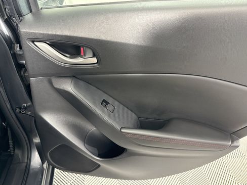 Used 2016 MAZDA MAZDA3 i Grand Touring image 27