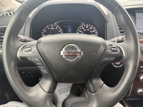 Used 2017 Nissan Pathfinder Platinum w/ Family Entertainment Package image 20