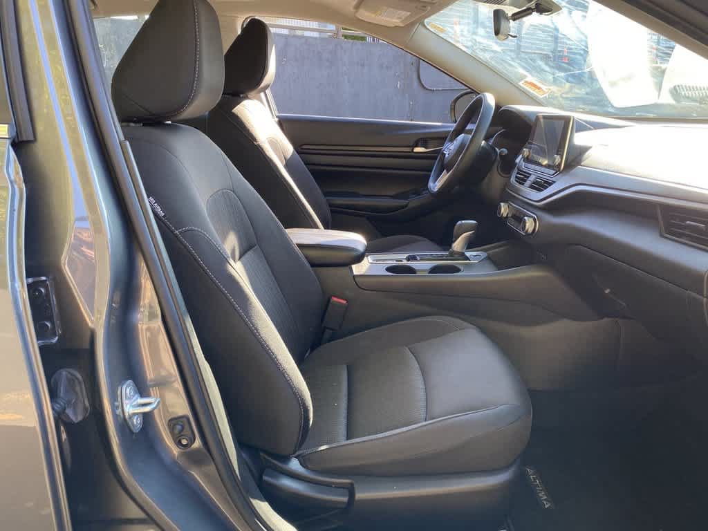 Used 2025 Nissan Altima 2.5 SV AWD/4WD image 18