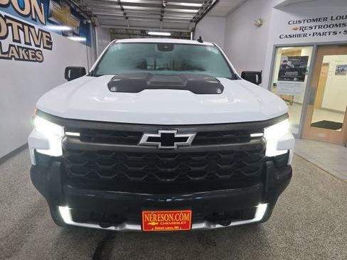 Used 2025 Chevrolet Silverado 1500 ZR2 w/ Technology Package image 2