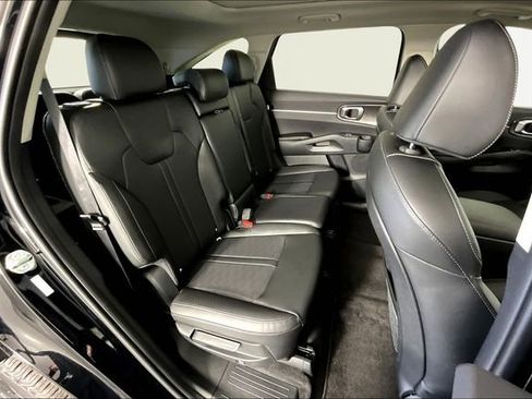 New 2026 Kia Sorento S w/ S Panoramic Sunroof Package FWD image 9