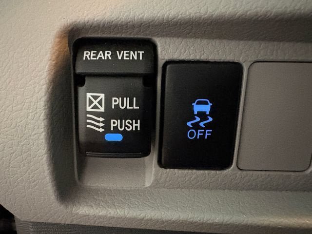Certified 2020 Toyota Sienna XLE FWD image 8