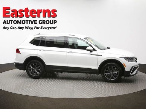 Used 2023 Volkswagen Tiguan SE image 44