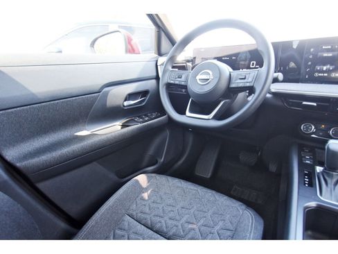 Certified 2025 Nissan Kicks SV image 11