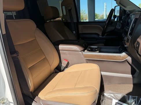 Used 2018 GMC Sierra 2500 Denali w/ Duramax Plus Package AWD/4WD image 31
