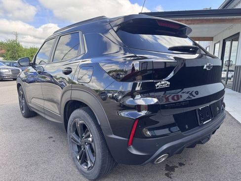 Used 2022 Chevrolet TrailBlazer RS w/ Sun and Liftgate Package FWD image 8