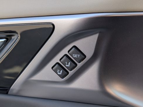 Used 2023 Subaru Outback Limited image 21