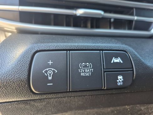 Used 2023 Hyundai Elantra Limited FWD image 28