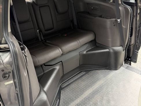 Used 2014 Honda Odyssey Touring Elite image 18