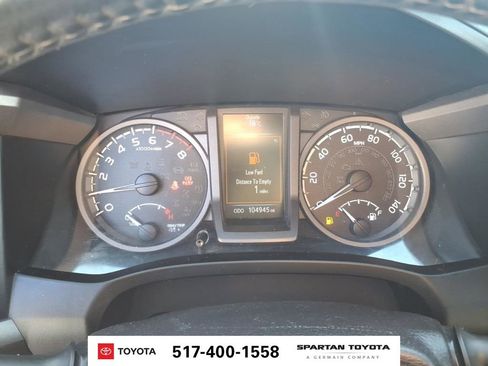 Used 2016 Toyota Tacoma TRD Sport AWD/4WD image 18