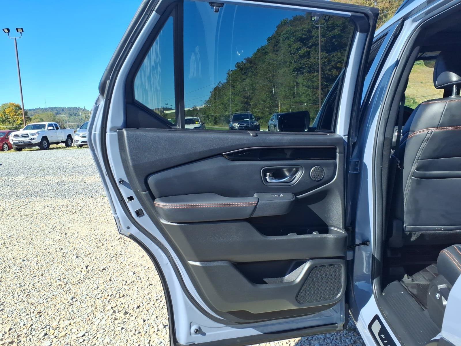 Certified 2025 Honda Pilot TrailSport image 16