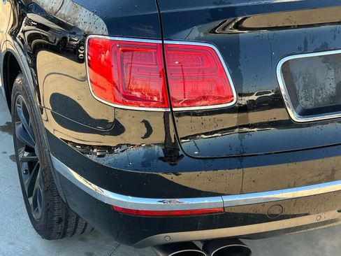 Used 2019 Bentley Bentayga image 13