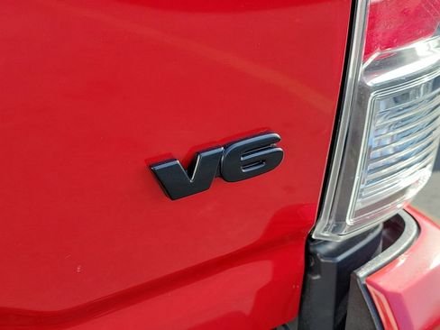 Used 2022 Toyota Tacoma TRD Sport image 8