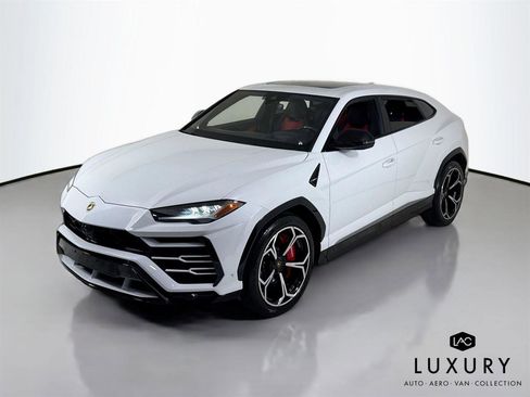Used 2021 Lamborghini Urus image 3