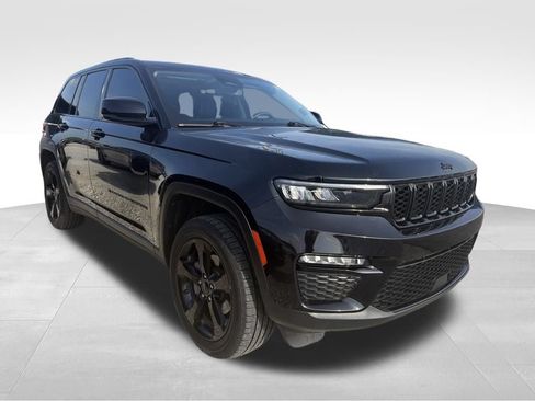 Used 2023 Jeep Grand Cherokee Limited w/ Black Appearance Package AWD/4WD image 20