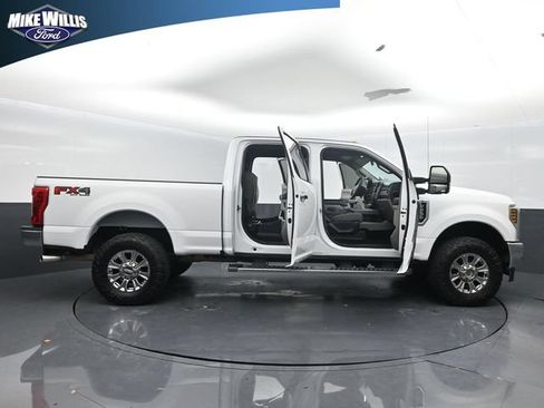 Used 2019 Ford F250 XLT w/ XLT Premium Package AWD/4WD image 17