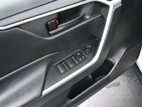 Certified 2023 Toyota RAV4 LE AWD/4WD image 19