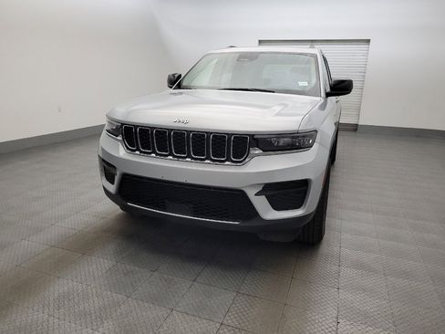 Used 2024 Jeep Grand Cherokee Laredo RWD image 15