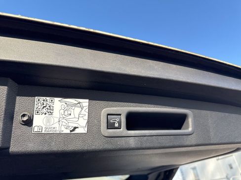 Used 2023 Toyota Sienna XSE image 10