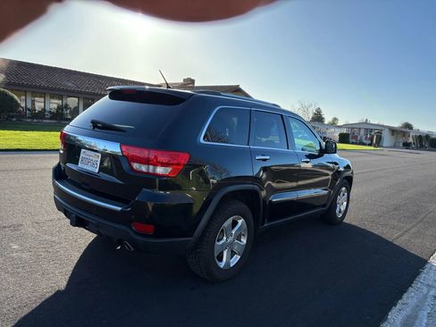 Used 2012 Jeep Grand Cherokee Overland image 10