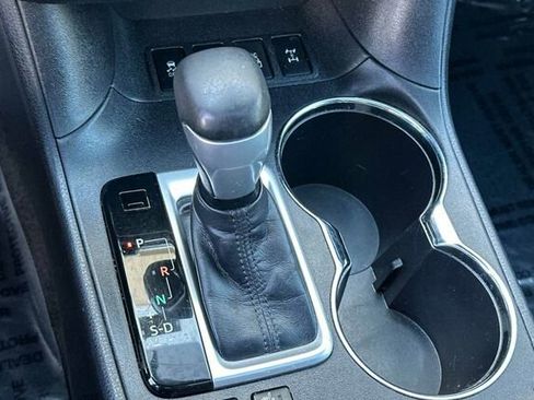 Used 2014 Toyota Highlander XLE image 22