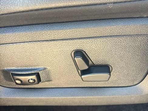 Used 2017 RAM 1500 Laramie w/ Convenience Group AWD/4WD image 34