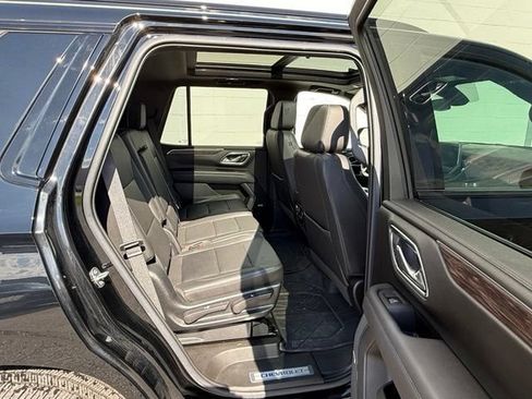 Used 2022 Chevrolet Tahoe Z71 w/ Luxury Package AWD/4WD image 18