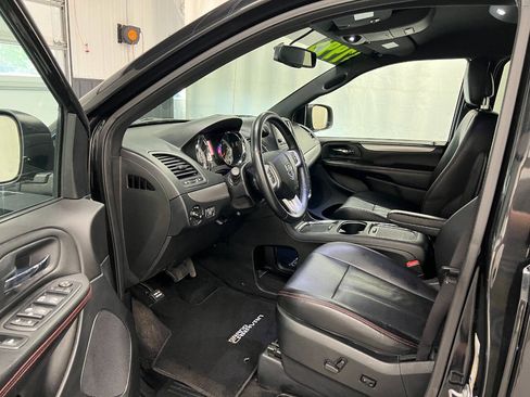 Used 2017 Dodge Grand Caravan GT FWD image 7