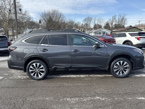 Used 2023 Subaru Outback Limited XT image 2