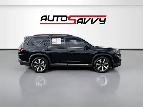 Used 2025 Honda Pilot Touring image 8