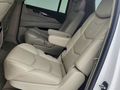 Used 2018 Cadillac Escalade ESV Luxury RWD image 27