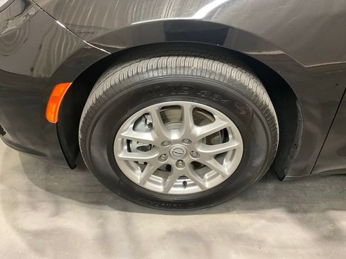Used 2025 Chrysler Pacifica Select FWD image 6