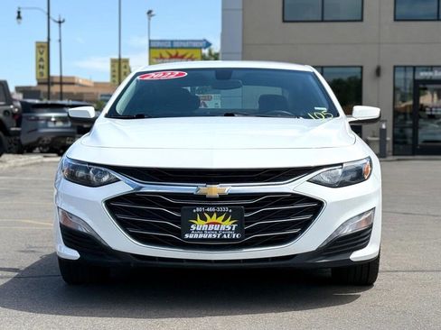 Used 2022 Chevrolet Malibu LT image 2