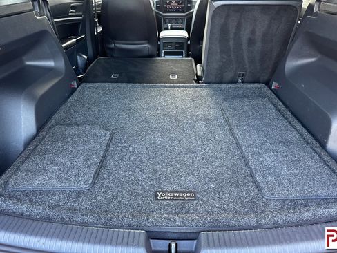 Used 2020 Volkswagen Atlas Cross Sport SE image 19