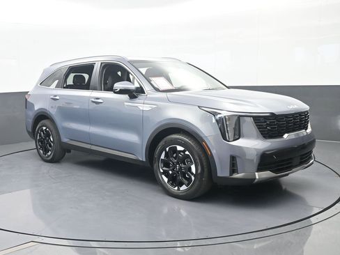Used 2025 Kia Sorento S FWD image 8