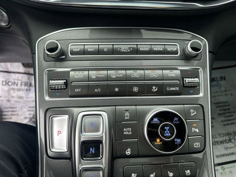 Used 2022 Hyundai Santa Fe Calligraphy image 25
