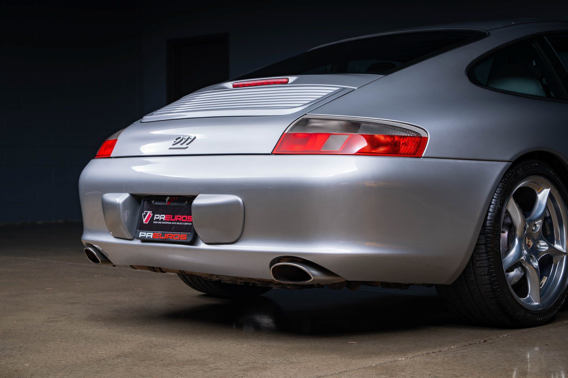 Used 2004 Porsche 911 40th Anniversary RWD image 32