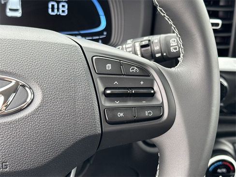 New 2025 Hyundai Venue Limited image 18