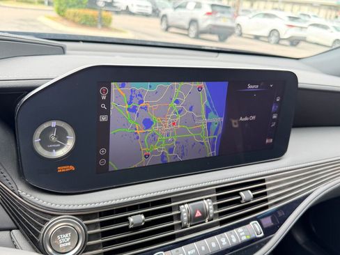 Used 2021 Lexus LS 500 w/ Accessory Package (Z2) image 6